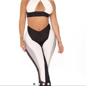 Xs Black/White/Grey 2 piece Set